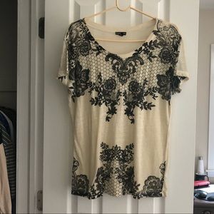 Express lace print tee shirt size medium